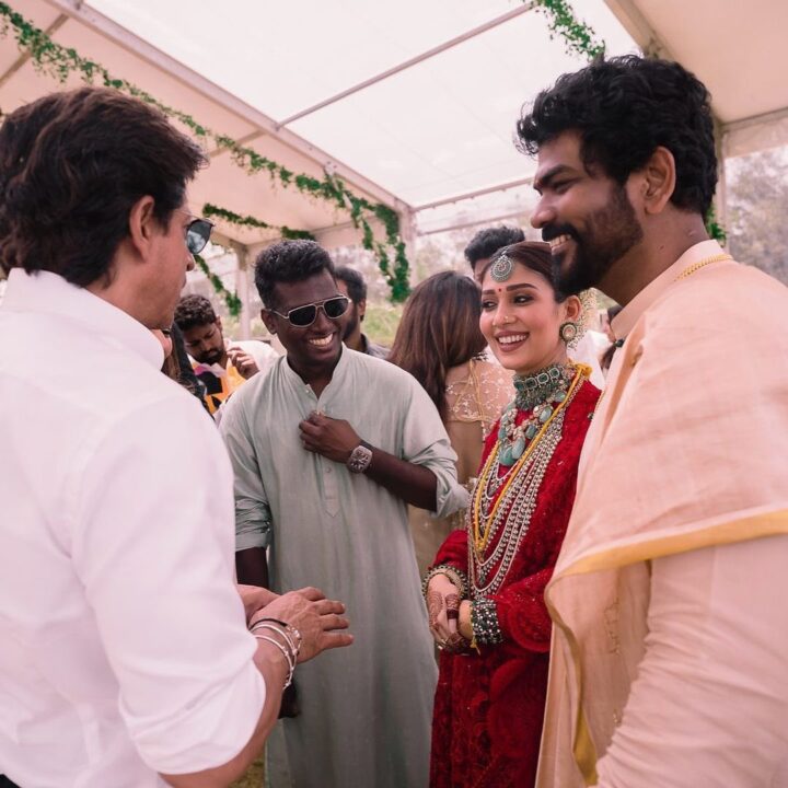 நயன்தாராவை கட்டிப்பிடித்த அனிருத்..ஏஆர் ரகுமான் கையில் முத்தமிட்டு வரவேற்ற விக்னேஷ் சிவன்...இதுவரை வெளியாகாத புகைப்படங்கள் 19