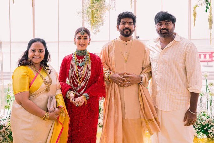 நயன்தாராவை கட்டிப்பிடித்த அனிருத்..ஏஆர் ரகுமான் கையில் முத்தமிட்டு வரவேற்ற விக்னேஷ் சிவன்...இதுவரை வெளியாகாத புகைப்படங்கள் 15