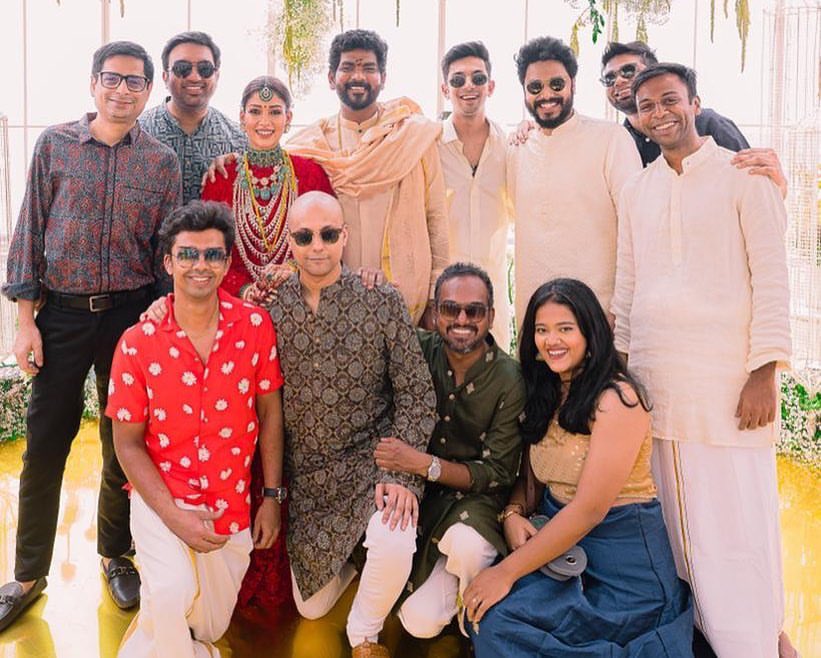 நயன்தாராவை கட்டிப்பிடித்த அனிருத்..ஏஆர் ரகுமான் கையில் முத்தமிட்டு வரவேற்ற விக்னேஷ் சிவன்...இதுவரை வெளியாகாத புகைப்படங்கள் 9