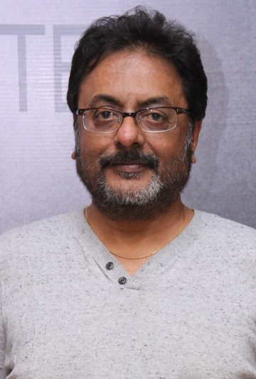 இப்படிதான் செத்து போகணும்னு ஆசைபட்டாரு! அது மாதிரியே நடந்துடுச்சு..பிரதாப் போத்தன் இறப்பு பற்றி பேசிய கனிகா 3