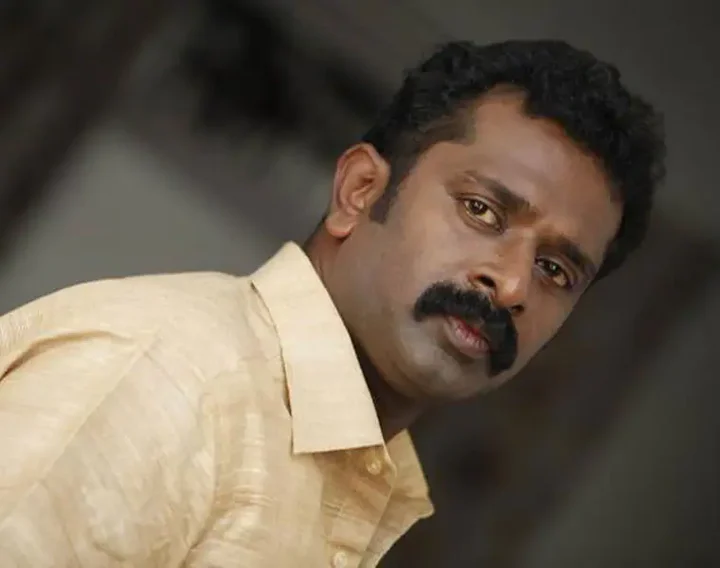 "சிறுமிகளிடம் சில்மிஷம்"!!"போக்சோவில் கைதான பிரபல மலையாள நடிகர்"!! 5