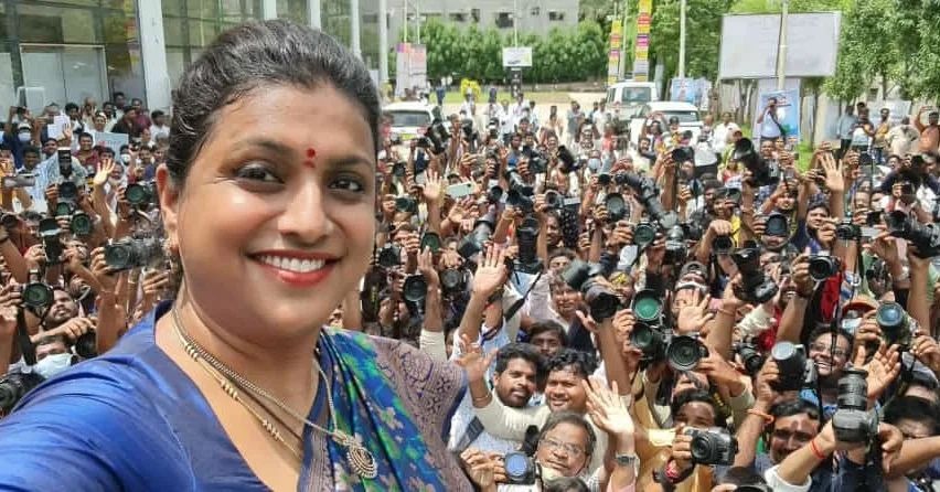 "போட்டோவை வைத்து கின்னஸ் சாதனை செய்த ரோஜா"!!"குவியும் பாராட்டுக்கள்"!! 7