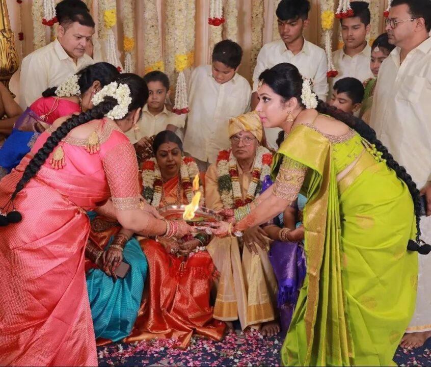 அப்பாவுக்கு சஷ்டியப்பூர்த்தி செய்து அழகு பார்த்த சினேகா..உறவுகளுடன் எடுத்துக்கொண்ட வெளியான அழகிய புகைப்படங்கள் 3