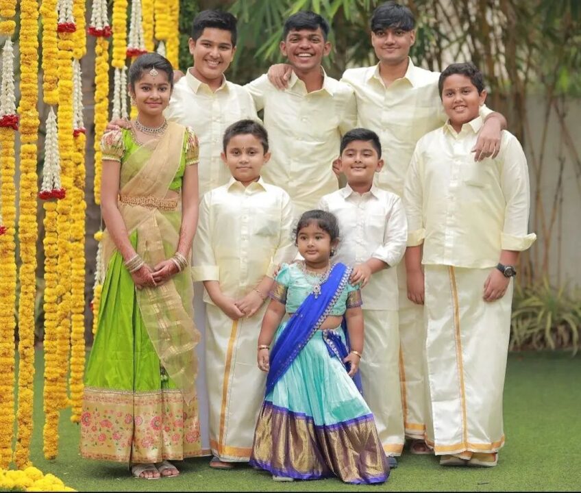அப்பாவுக்கு சஷ்டியப்பூர்த்தி செய்து அழகு பார்த்த சினேகா..உறவுகளுடன் எடுத்துக்கொண்ட வெளியான அழகிய புகைப்படங்கள் 11