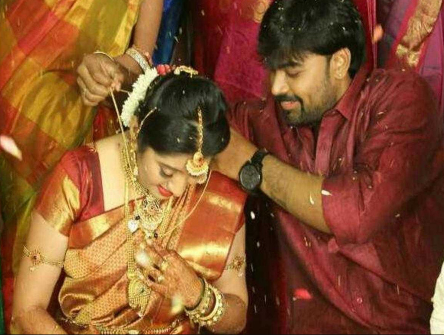 "கணவருடன் விவகாரத்தா....மறைமுகமாக பதிவிட்டுள்ள VJ பிரியங்கா"!! 9