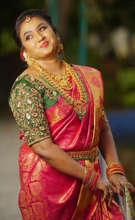 அடேங்கப்பா.! பாக்கியலட்சுமி சீரியல் செல்வி அக்காவா இது? செம்ம அழகா இருக்காங்களே.! 9