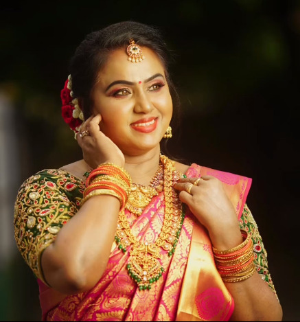 அடேங்கப்பா.! பாக்கியலட்சுமி சீரியல் செல்வி அக்காவா இது? செம்ம அழகா இருக்காங்களே.! 7