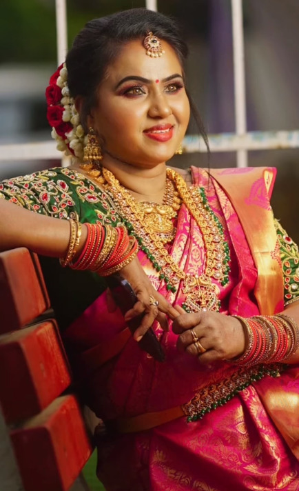 அடேங்கப்பா.! பாக்கியலட்சுமி சீரியல் செல்வி அக்காவா இது? செம்ம அழகா இருக்காங்களே.! 5