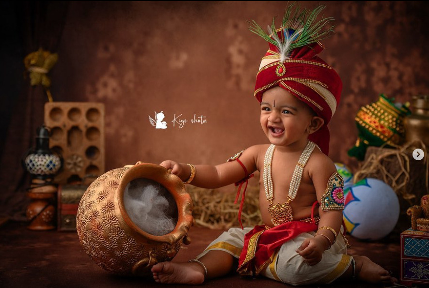 விஜய் டிவி பிரபலங்களின் குட்டி கிருஷ்ணன்கள்..! எல்லாம் எவ்வளவு அழகா இருக்காங்க..வீடியோ உள்ளே 3