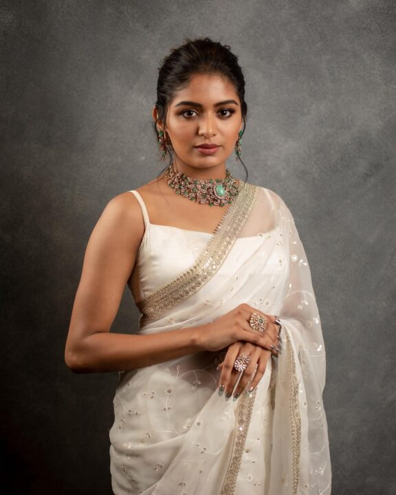 நடுக்காட்டில் ரோபோ ஷங்கர் மகளுடன் மரண குத்தாட்டம் போட்ட அதிதி.. சுத்தி போடுங்க ரெண்டு பேரும்..கண்ணு பட்டு இருக்கும் 3
