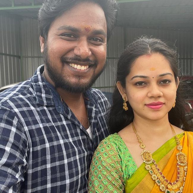 திருமணம் ஆகி முதல் முறையாக கணவருடன் வெளிநாடு சென்றுள்ள அனிதா சம்பத்.! 3