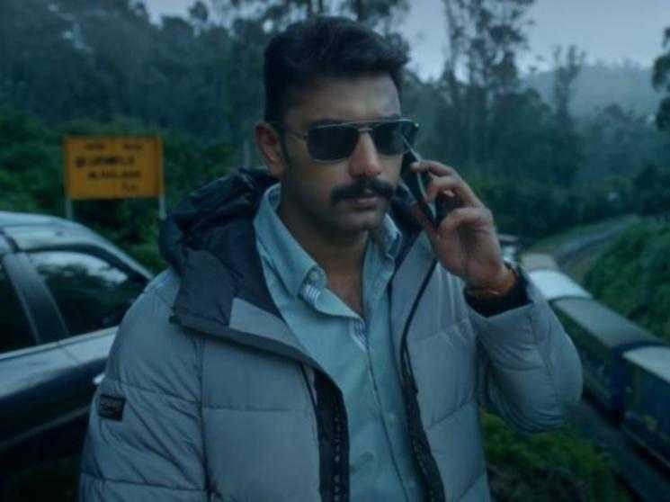 படமா இது? உயிரை வாங்கிட்டானுங்க.! தேவையில்லாத லக்கேஜ்.! டைரி படத்தை திட்டி தீர்த்த ப்ளூ சட்டை 3