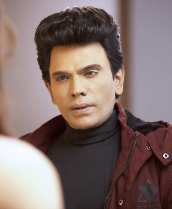 பணம் இருக்குன்னு சில மூஞ்சிங்க நடிக்க கிளம்பிட்டானுங்க.! லெஜெண்ட் சரவணனை கழுவி ஊற்றிய ராதா ரவி 3