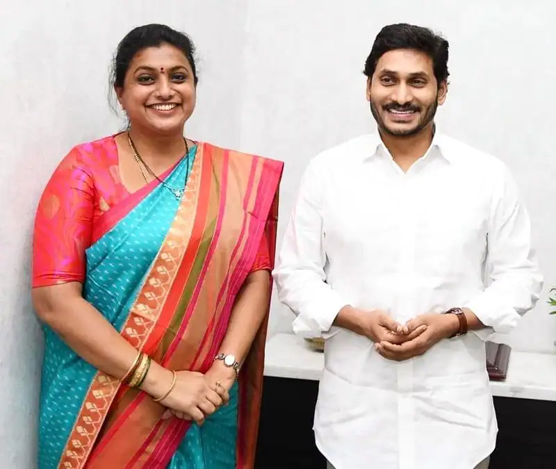 "போட்டோவை வைத்து கின்னஸ் சாதனை செய்த ரோஜா"!!"குவியும் பாராட்டுக்கள்"!! 3