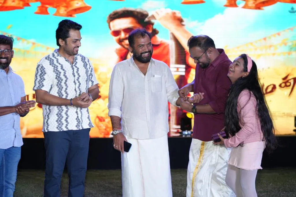 40 கோடியை சுருட்டி வாரிய விருமன், சூர்யா கார்த்திக்கு வைர காப்பு அளித்த விநியோகஸ்தர் 7