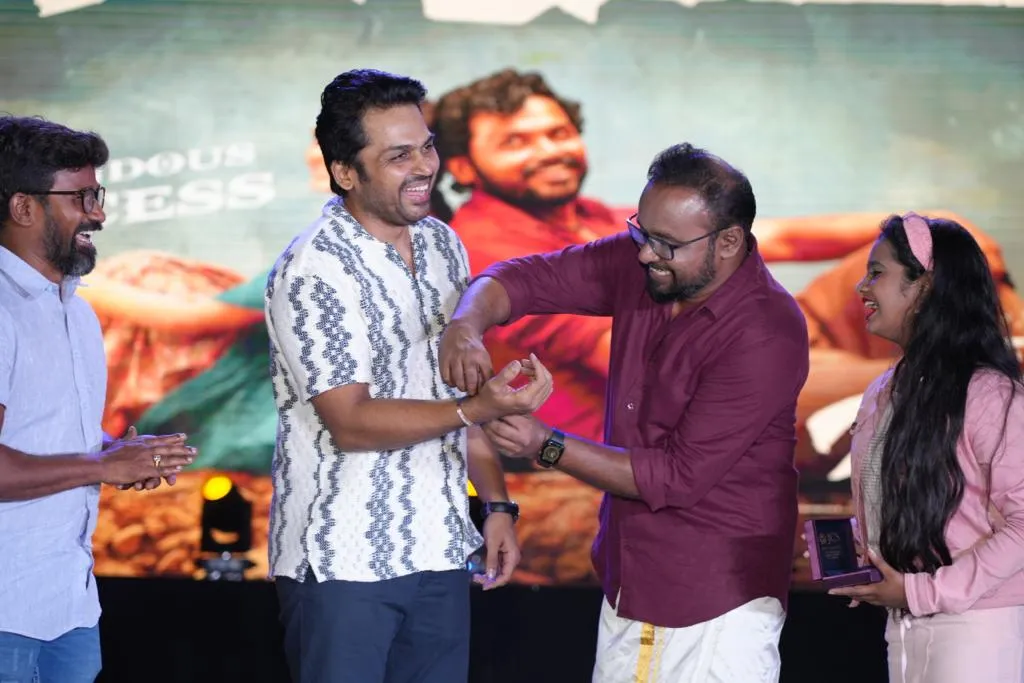 40 கோடியை சுருட்டி வாரிய விருமன், சூர்யா கார்த்திக்கு வைர காப்பு அளித்த விநியோகஸ்தர் 5