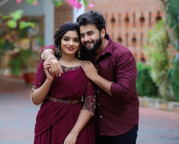 மௌன ராகம் தருணுக்கு திடீரென நடந்த நிச்சயதார்த்தம்..! பொண்ணு யாருனு தெரியுமா? 3