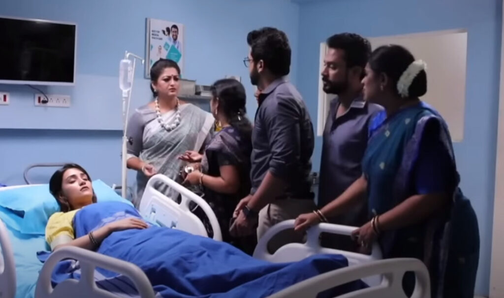 வயிற்றில் குழந்தையுடன் வழுக்கி விழுந்த வசு.! இன்றைய முழு எபிசோட் விவரம்..! 11