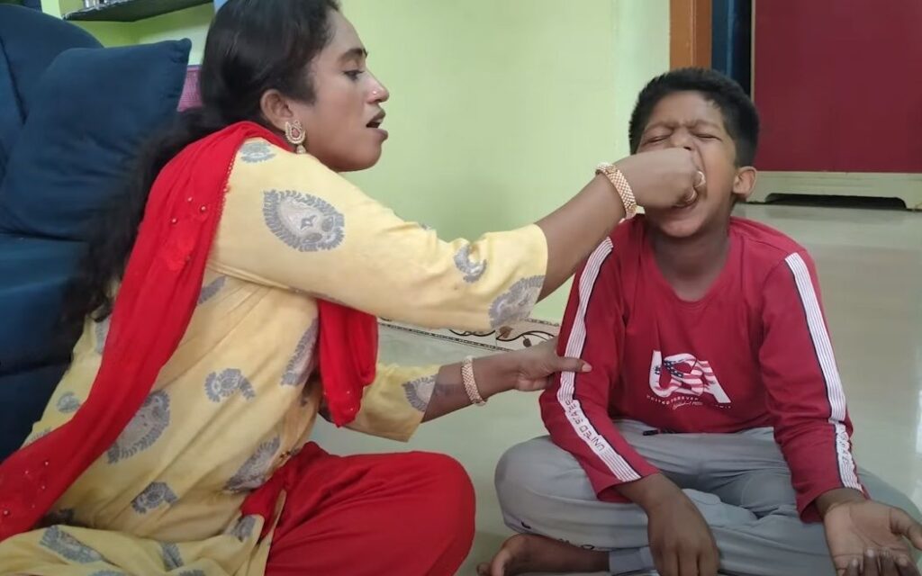 தாமரை அக்கா வைத்த கறிக் குழம்பு.! சும்மா தெருவே மணக்குது! பாக்கும் போதே சாப்பிடணும் போல இருக்கே.! 3