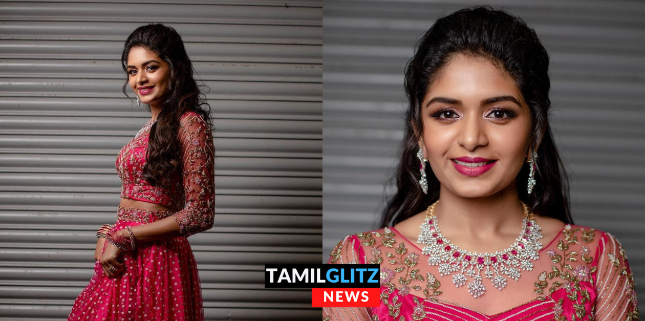 சிகப்பு நிற உடையில் தங்க சிலை போல மின்னும் அதிதி.! வைரலாகும் அதிதியின் புகைப்படங்கள் 63