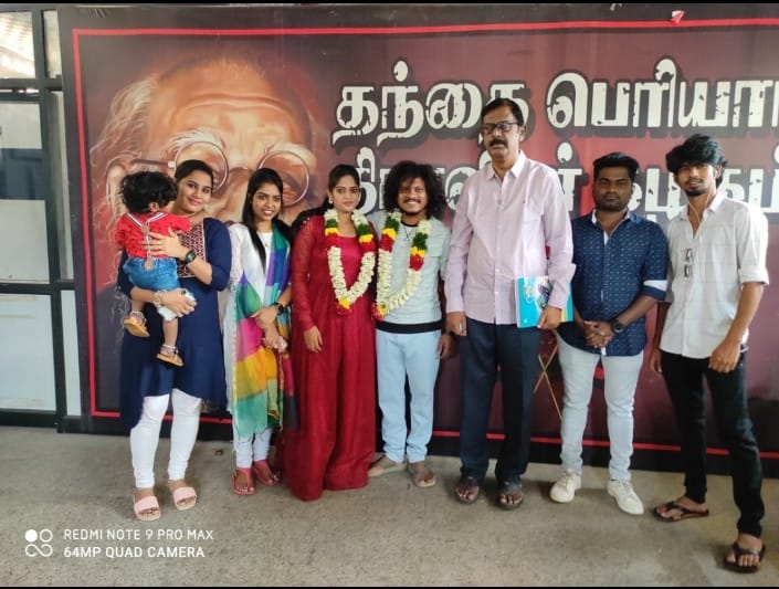 1 வருடத்திற்க்கு முன்பே பதிவு திருமணம் செய்துள்ள புகழ்..! வெளியான அதிர்ச்சி புகைப்படங்கள்.! 13