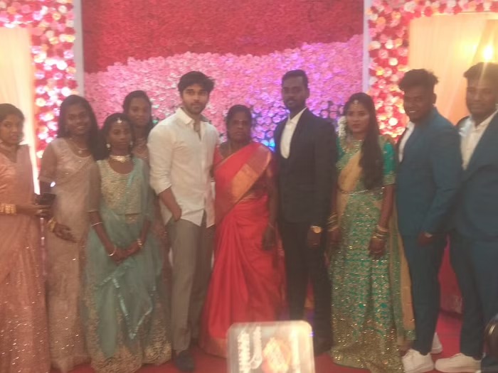 வீடு பணிப் பெண் மகன் திருமணத்தை மட்டும் இல்ல.! இதெல்லாம் கூட சீயான்தான் பண்ணி இருக்காரு.! 9