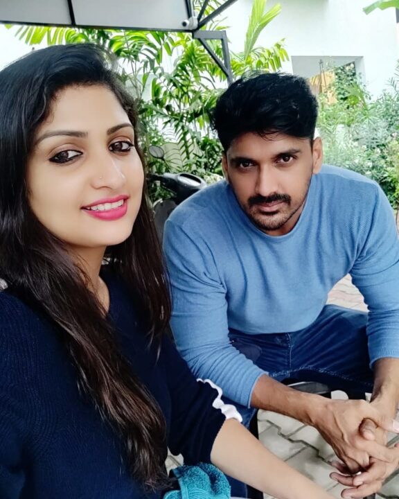 ஏற்கனவே 5 வயது பெண் குழந்தைக்கு தாய்.! அர்னவுடன் 2வது திருமணம்.! கர்ப்பமாக இருப்பதாக அறிவித்த திவ்யா ஸ்ரீதர் 3