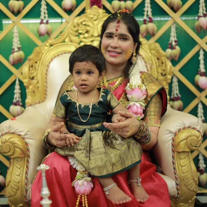 பிரபல நடிகர் ஆர்.கே. சுரேஷின் மனைவிக்கு நடந்த வளைகாப்பு..! வெளியான அழகிய புகைப்படங்கள் 11