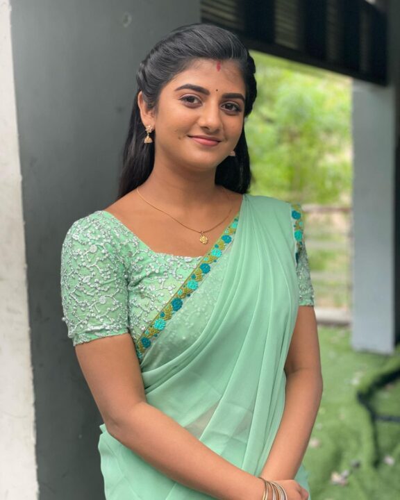 புலி கூண்டுக்குள் கெத்தாக குதித்த கேபி.! புலியை பார்த்த பின்பு தலை தெறிக்க ஓட்டம்.! 3