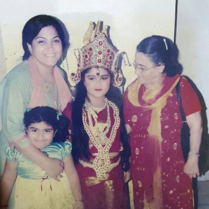 மகளின் 22வது பிறந்தநாள்.! பழைய அழகிய புகைப்படங்களை பதிவிட்டு வாழ்த்திய குஷ்பூ.! 7