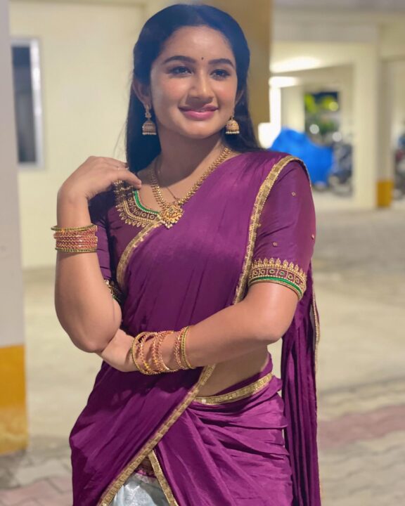 பிக்பாஸ்ஸுக்கு செல்லும் மௌன ராகம் சீரியல் நடிகை? தீயாய் பரவும் தகவல்.! யாருனு பாருங்க.! 3
