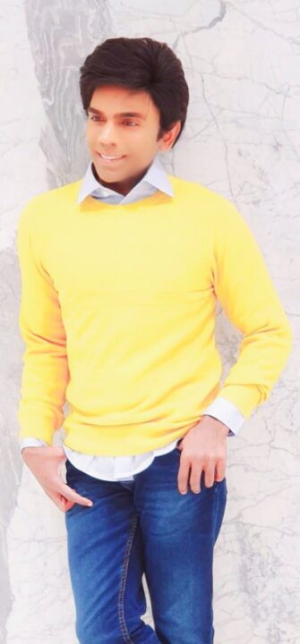 மஞ்சள் டி-ஷர்ட், ஜீன்ஸ் பேண்டுடன் செம்ம கூலாக போட்டோ போட்ட அண்ணாச்சி.! 5