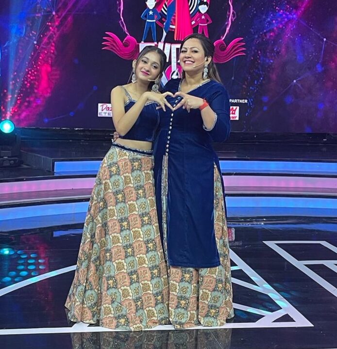வா சித்தி ஒரு டான்ஸ் போடலாம்.! சித்தியுடன் சேர்ந்து செம்ம Cute ஆக ஆடிய அர்ச்சனா மகள் சாரா.! 3