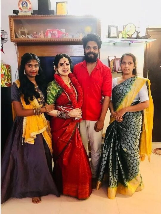 பல வருடங்களுக்கு பிறகு கர்ப்பமான சன் டிவி நடிகை.! வீட்டிலேயே எளிமையாக நடந்த வளைகாப்பு.! 5