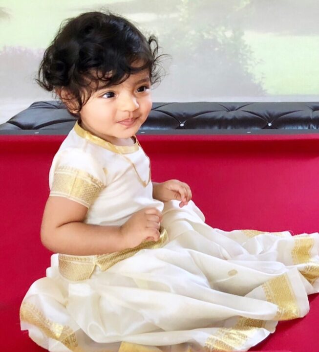 அசின் மகளா இது? நல்லா வளந்துட்டாரே.! அசினை உரித்து வைத்து இருக்கும் மகள் ஆரின் 3