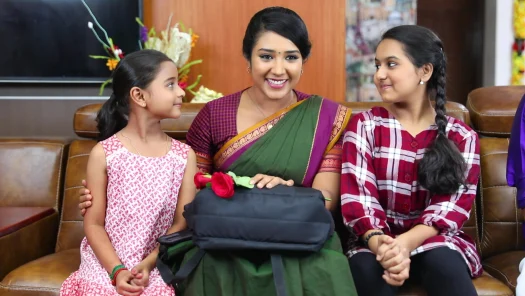 வாய்ப்பு தராமல் ஏமாற்றிய விஜய் டிவி.! டிவியில் இருந்து விலகி போட்டி சேனலுக்கு சென்ற நடிகை ஸ்ரீநிதி 3