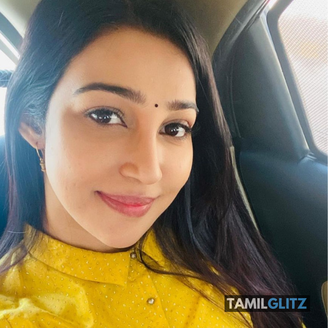 பிக்பாஸ் சீசன் 6ல் நுழைந்த சூப்பர் மாடல்.! யார் இந்த ஷெரினா? முழு விபரம் இதோ.! 3