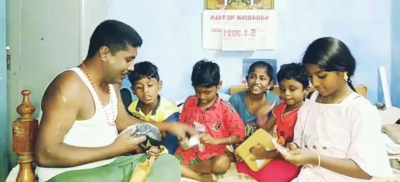 குடும்பத்துடன் ஜாலியாக வெடி வெடித்து தீபாவளியை கொண்டாடிய ஜிபி முத்து.! 3