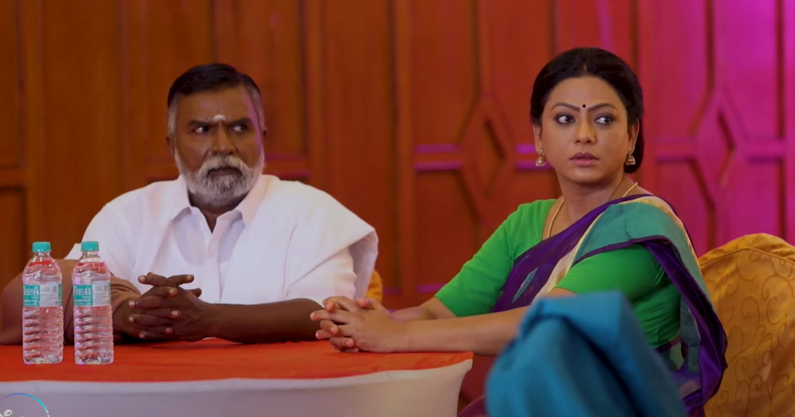 விருது வழங்கும் விழாவில் அசிங்கப்பட்ட ராதிகா.! மேடையில் கெத்து காட்டிய பாக்கியா.! 3