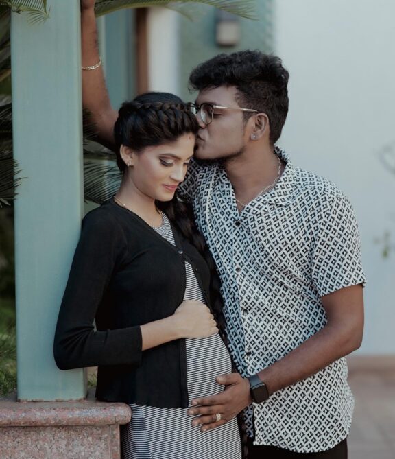 நாங்க அப்பா-அம்மா ஆக போறோம்.! மனைவி கர்ப்பமாக இருப்பதை அறிவித்த அஜய் கிருஷ்ணா.! 7