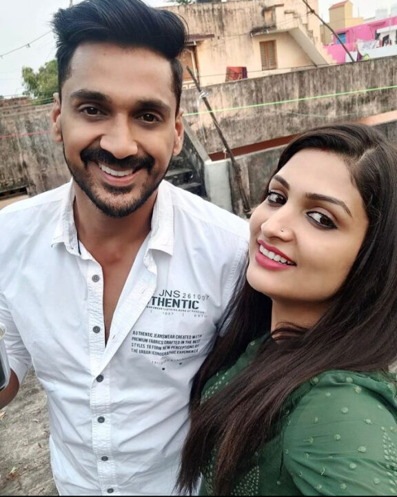 என்ன அடிச்சு கீழ தள்ளி..காலால் எட்டி உதைச்சு.! கதறி அழும் மகராசி சீரியல் நடிகை திவ்யா ஸ்ரீதர் 3