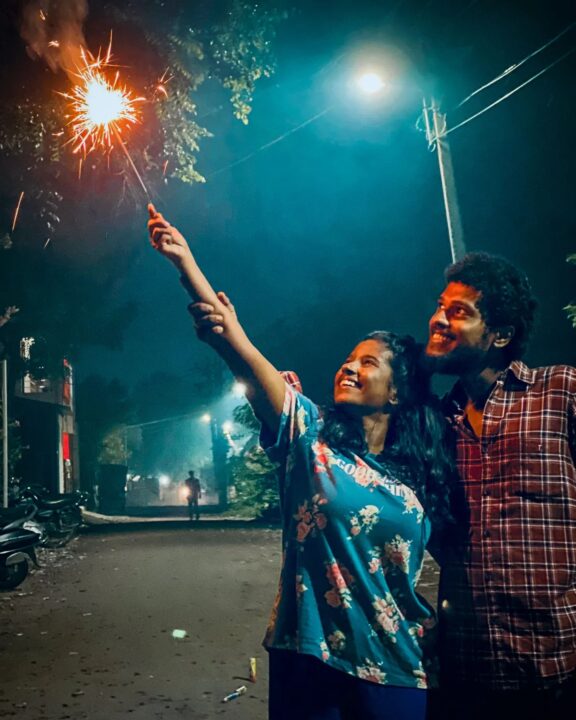 கணவருடன் இருக்கும் புகைப்படங்களை முதல் முறையாக பதிவிட்ட சுந்தரி சீரியல் கேபிரியல்லா.! 5