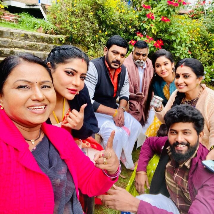 ஹனி மூனுக்கு சென்ற கோபி ராதிகா.! பின்னாடியே சென்றுள்ள மொத்த குடும்பம்.! வெளியான புகைப்படம் 3