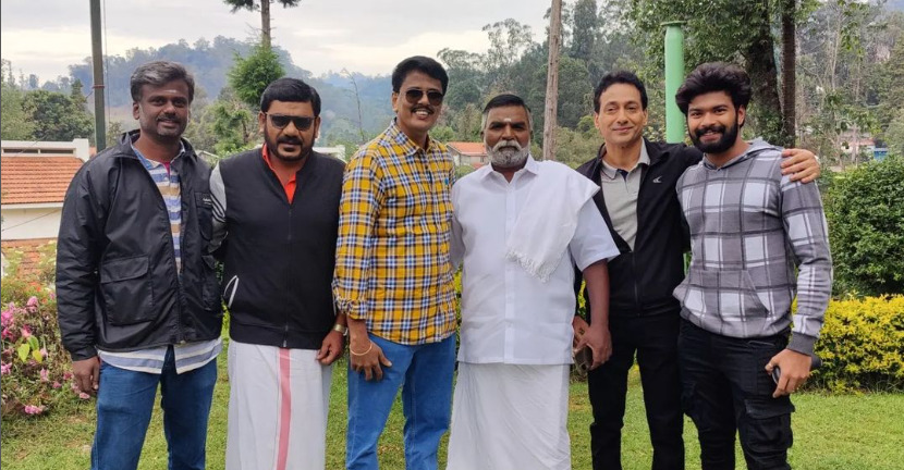 ஹனி மூனுக்கு சென்ற கோபி ராதிகா.! பின்னாடியே சென்றுள்ள மொத்த குடும்பம்.! வெளியான புகைப்படம் 11