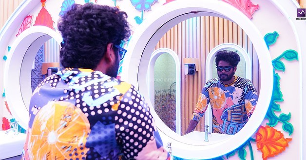 பிக்பாஸ் வீட்டுக்குள் முதல் ஆளாக நுழைந்த சூப்பர் சிங்கர் பிரபலம்.! வீடியோ ஆதாரத்துடன் இதோ.! 9