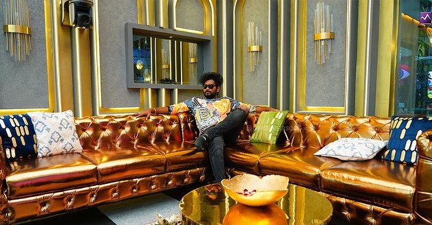 பிக்பாஸ் வீட்டுக்குள் முதல் ஆளாக நுழைந்த சூப்பர் சிங்கர் பிரபலம்.! வீடியோ ஆதாரத்துடன் இதோ.! 3