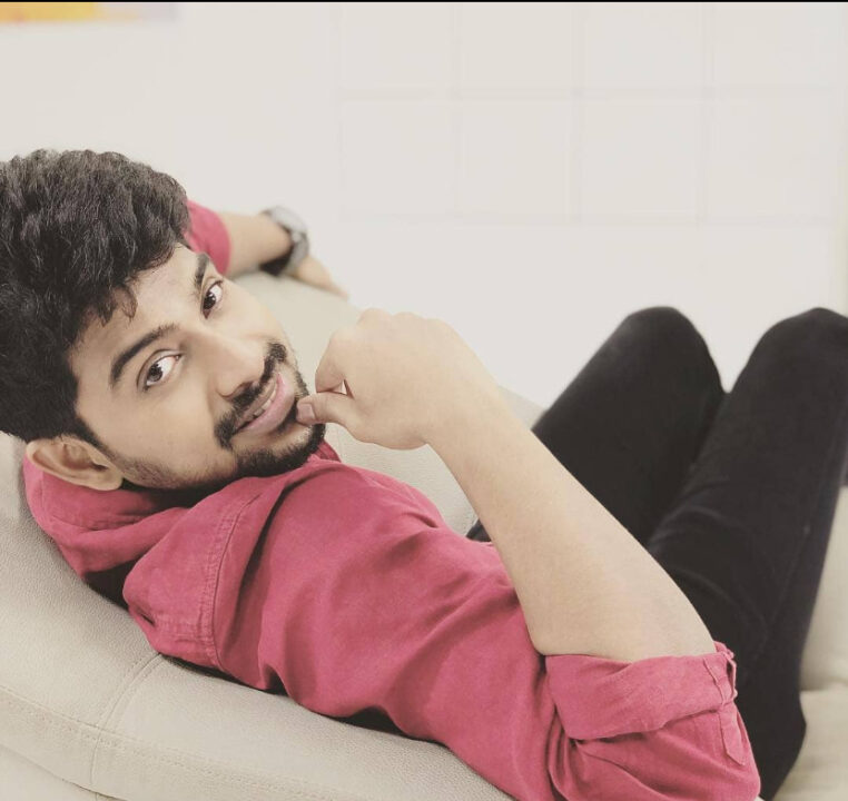 பிக்பாஸ் நிகழ்ச்சியில் கலந்து கொள்ள இருக்கும் 20+ போட்டியாளர்கள் இவங்களா? முழு விவரம் இதோ! 27