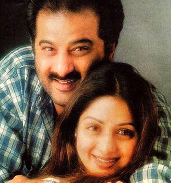நடிகை ஸ்ரீதேவியின் சென்னை வீட்டை பார்த்து இருக்கீங்களா? ஸ்ரீதேவியின் ஹோம் டூர் வீடியோ.! 3
