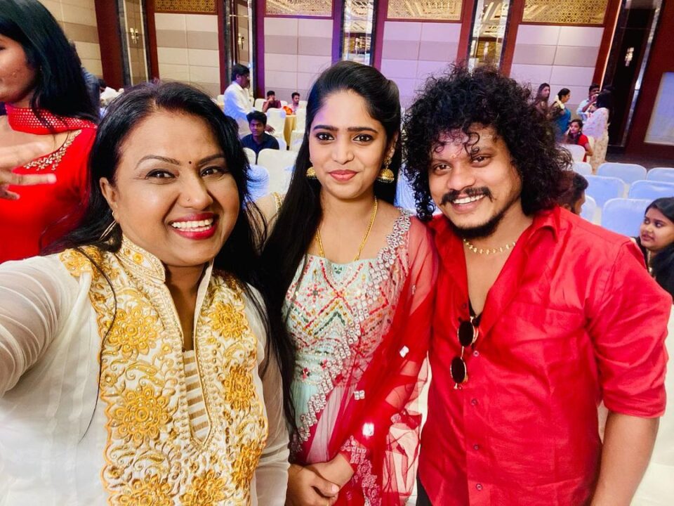 பாக்கியலட்சுமி சீரியல் நடிகை ரித்திகாவுக்கு நடந்த வரவேற்பு.! குவிந்த விஜய் டிவி பிரபலங்கள்.! 17