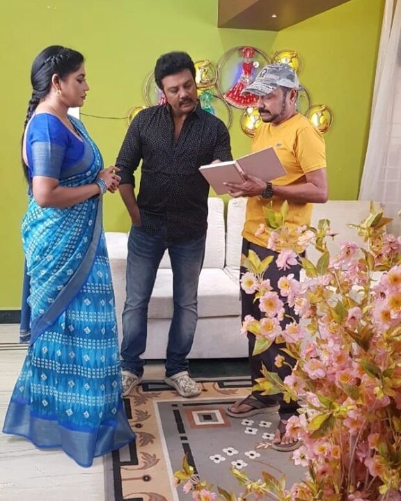 இவரு தான் புது கோபியா? கோபியை மாத்திட்டாங்களா? ராதிகாவுடன் சஞ்சீவ் இருக்கும் வைரல் போட்டோ! 3